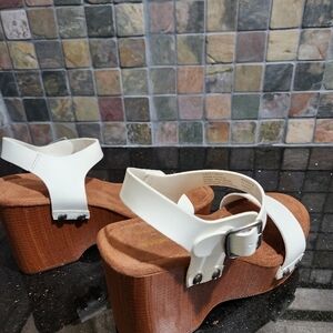 New SO White Sandals with Wooden Heel